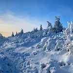 Horsky Loucna, Nove S Infrasaunou Апартаменты *